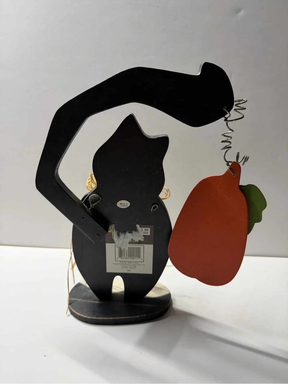 COLLECTIBLE COUNTRY BLACK CAT WITH PUMPKIN WOOD 10